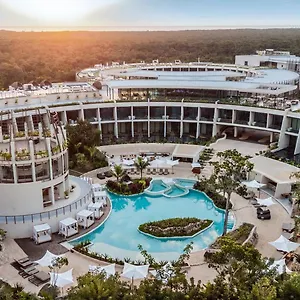 resort-secrets-beach-club.allrivieramayahotels.com/